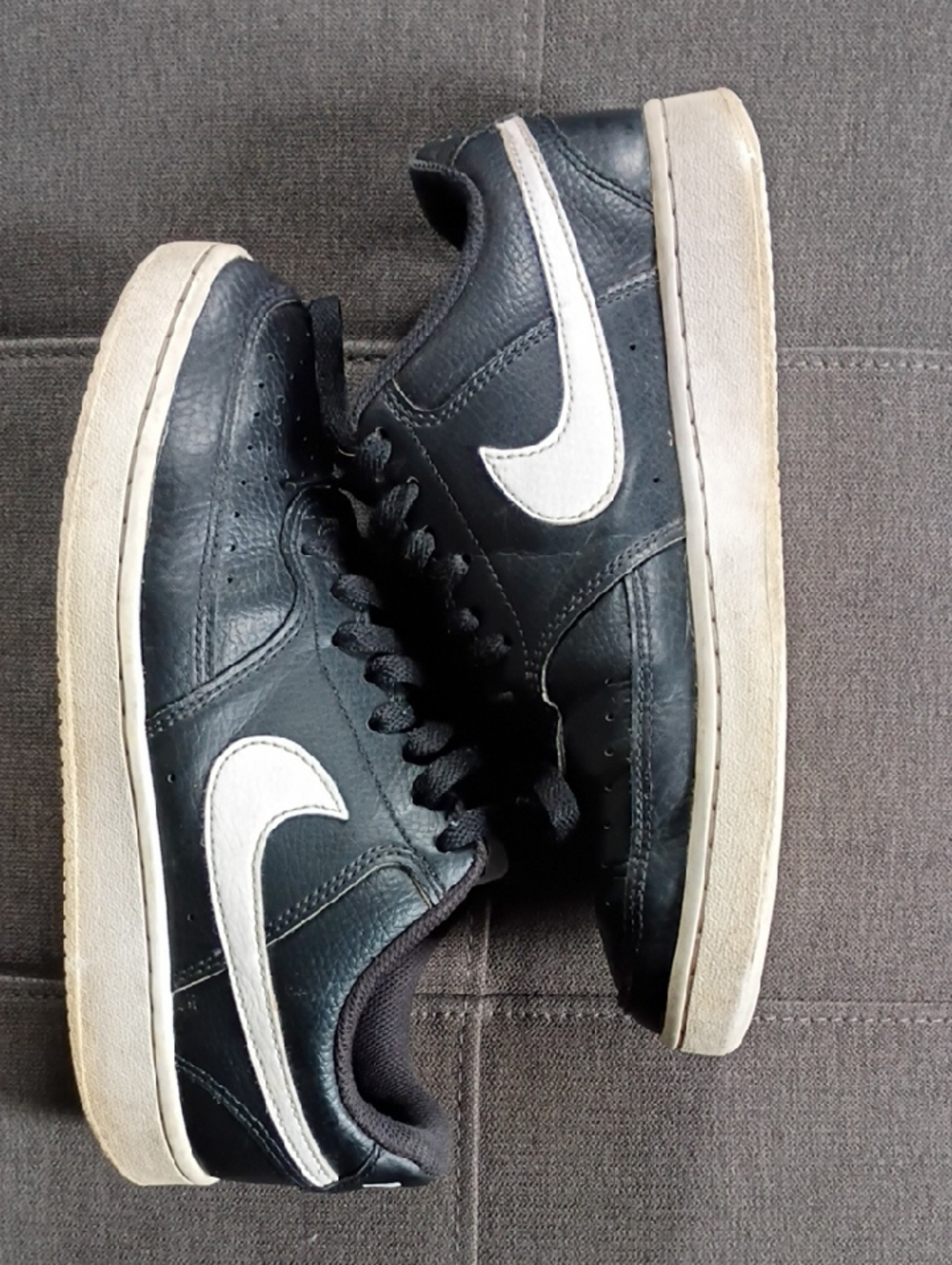 Nike Men’s Black Sneakers with White Swoosh